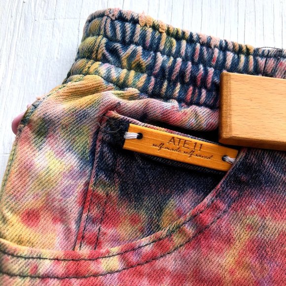 Ate 11 hand colored one of a kind shorts - Picture 4 of 8